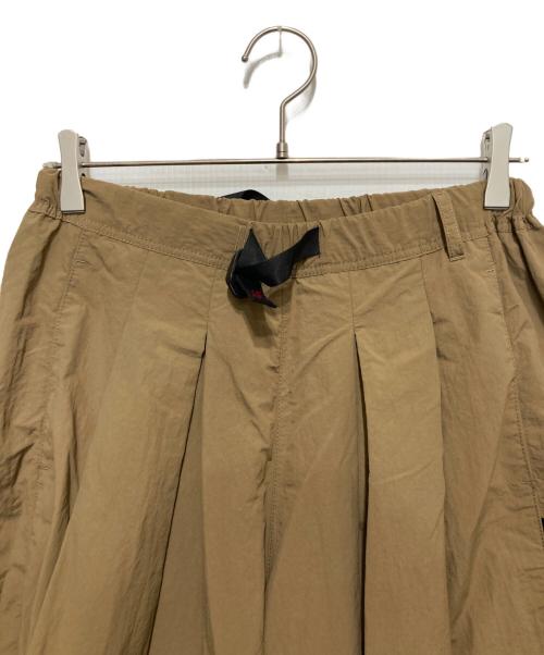 GRAMICCI（グラミチ）GRAMICCI (グラミチ) NYLON FLARE PANT ベージュ サイズ:Mの古着・服飾アイテム