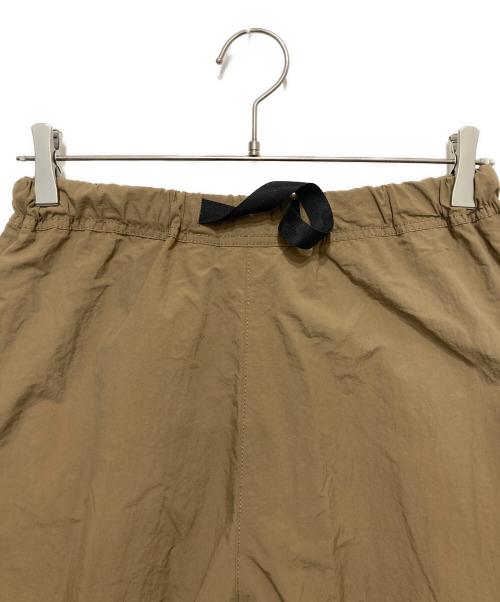 GRAMICCI（グラミチ）GRAMICCI (グラミチ) NYLON FLARE PANT ベージュ サイズ:Mの古着・服飾アイテム