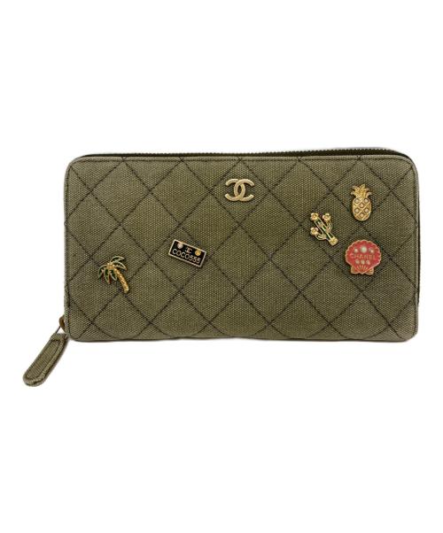CHANEL（シャネル）CHANEL (シャネル) ココマークバッチ付きキャンバスラウンドジオップウォレット かーきの古着・服飾アイテム