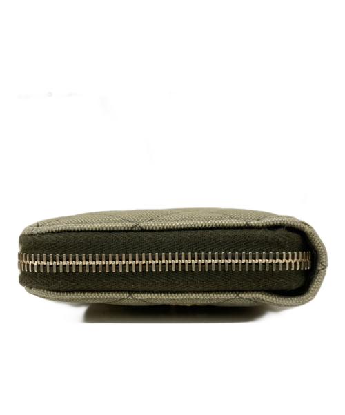 CHANEL（シャネル）CHANEL (シャネル) ココマークバッチ付きキャンバスラウンドジオップウォレット かーきの古着・服飾アイテム