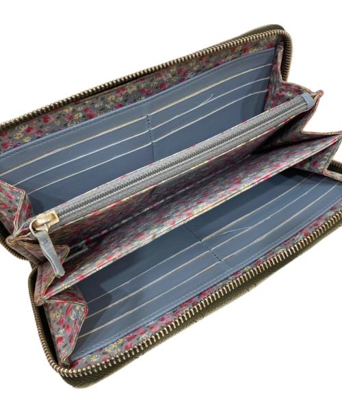 CHANEL（シャネル）CHANEL (シャネル) ココマークバッチ付きキャンバスラウンドジオップウォレット かーきの古着・服飾アイテム