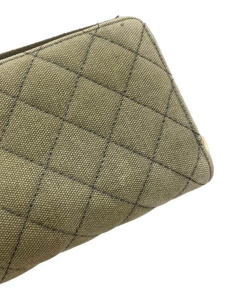 CHANEL（シャネル）CHANEL (シャネル) ココマークバッチ付きキャンバスラウンドジオップウォレット かーきの古着・服飾アイテム