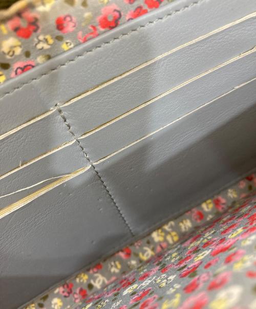 CHANEL（シャネル）CHANEL (シャネル) ココマークバッチ付きキャンバスラウンドジオップウォレット かーきの古着・服飾アイテム