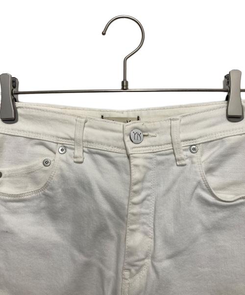 YANUK（ヤヌーク）YANUK (ヤヌーク) Lilithカットオフデニムパンツ アイボリー サイズ:SIZE W23の古着・服飾アイテム
