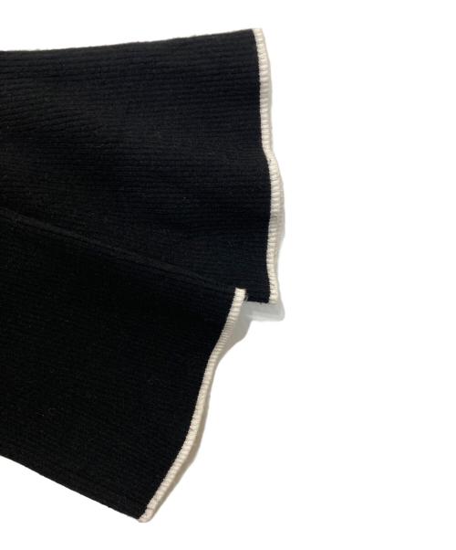 LILLIAN CARAT（リリアンカラット）LILLIAN CARAT (リリアンカラット) バイカラーフリルニットワンピース ブラック サイズ:2の古着・服飾アイテム