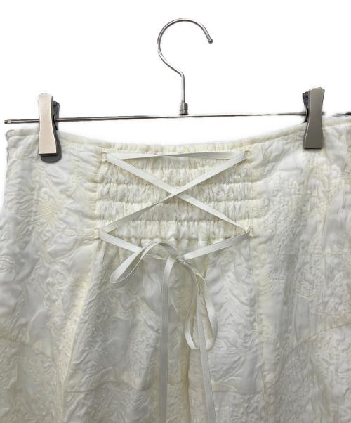 Mystrada（マイストラーダ）Mystrada (マイストラーダ) ふくれフロッキーフレアスカート ホワイト サイズ:38 未使用品の古着・服飾アイテム