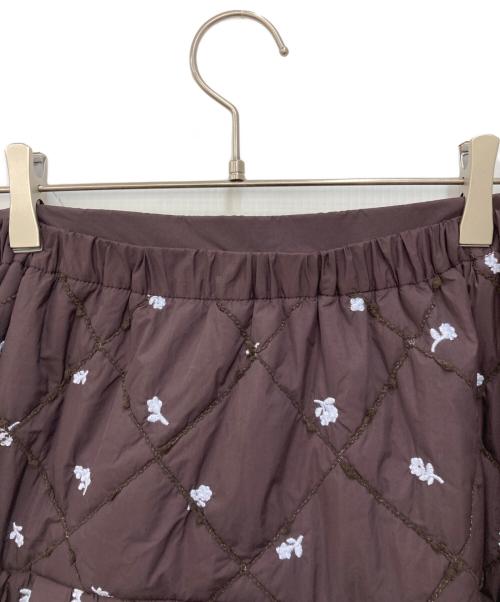 emmi atelier（エミアトリエ）emmi atelier (エミアトリエ) フラワーエンブロイダリーキルティングスカート パープル サイズ:1の古着・服飾アイテム