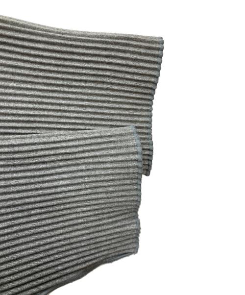 kotohayokozawa（コトハヨコザワ）kotohayokozawa (コトハヨコザワ) ハイネックプリーツカットソー グレー サイズ:不明の古着・服飾アイテム