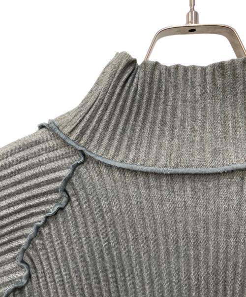 kotohayokozawa（コトハヨコザワ）kotohayokozawa (コトハヨコザワ) ハイネックプリーツカットソー グレー サイズ:不明の古着・服飾アイテム