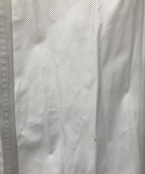 Mame Kurogouchi（マメクロゴウチ）Mame Kurogouchi (マメクロゴウチ) Water Repellent Nylon Hooded Coat　ウォーター リペレント ナイロン フーデッド コート ベージュ サイズ:SIZE2の古着・服飾アイテム