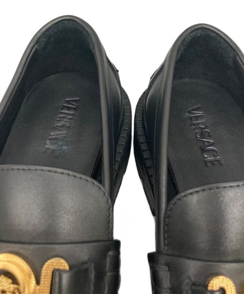 VERSACE（ヴェルサーチェ）VERSACE (ヴェルサーチェ) メデューサビギーシティローファー ブラック サイズ:42の古着・服飾アイテム