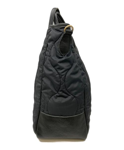 YOUNG & OLSEN The DRYGOODS STORE（ヤングアンドオルセン ザ ドライグッズストア）YOUNG & OLSEN The DRYGOODS STORE (ヤングアンドオルセン ザ ドライグッズストア) green label relaxing (グリーンレーベルリラクシング) キルティングハンドバッグ ブラックの古着・服飾アイテム