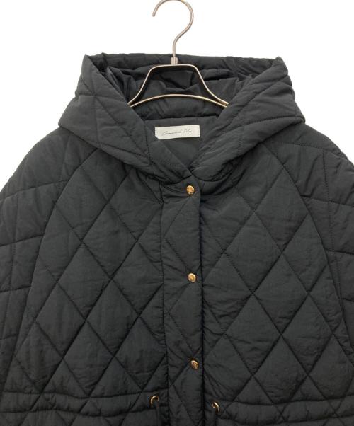 maison de Dolce.（メゾンドドルチェ）maison de Dolce. (メゾンドドルチェ) キルティングポンチョ ブラック サイズ:FREEの古着・服飾アイテム