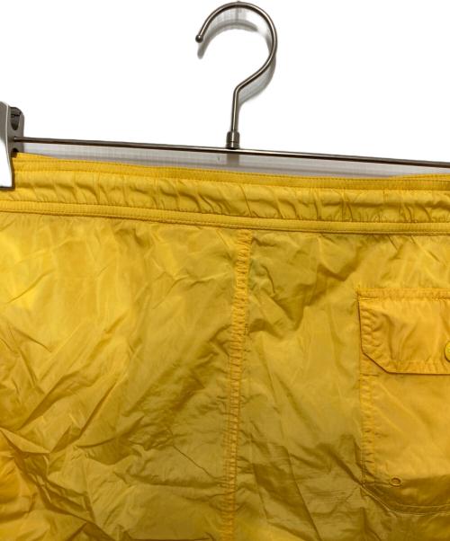 MONCLER（モンクレール）MONCLER (モンクレール) BOXER MARE SHORTS　ボクサー・メア・ショーツ イエロー サイズ:Ⅿの古着・服飾アイテム