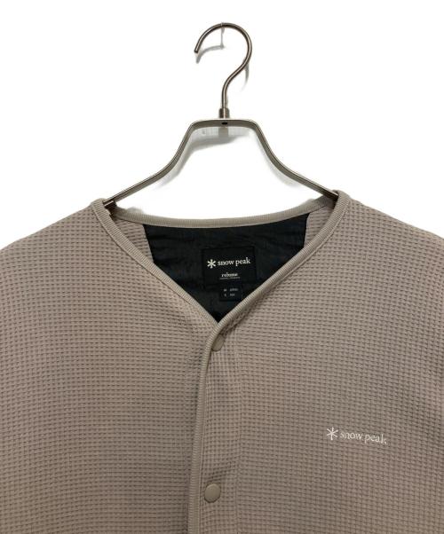 Snow peak（スノーピーク）snow peak (スノーピーク) JOURNAL STANDARD relume (ジャーナルスタンダード レリューム) Flexible Insulated Cardigan ベージュ サイズ:Mの古着・服飾アイテム