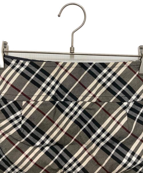 BURBERRY BLUE LABEL（バーバリー ブルー レーベル）BURBERRY BLUE LABEL (バーバリー ブルー レーベル) チェックスカート グレー サイズ:SIZE 36の古着・服飾アイテム