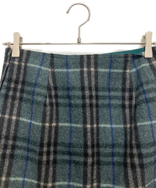 BURBERRY BLUE LABEL（バーバリー ブルー レーベル）BURBERRY BLUE LABEL (バーバリー ブルー レーベル) ノヴァチェックスカート グレー サイズ:36の古着・服飾アイテム