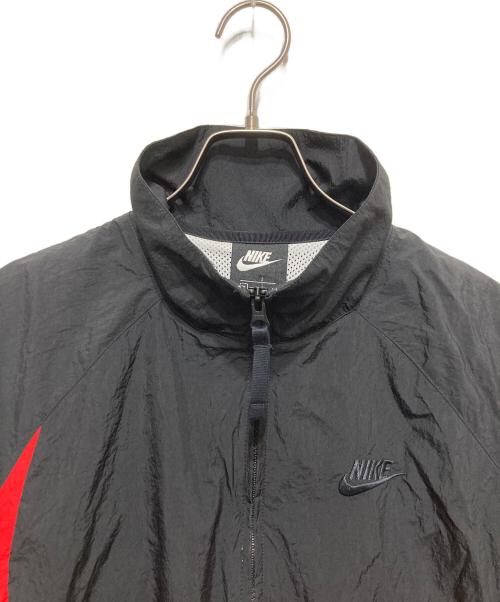 NIKE（ナイキ）NIKE (ナイキ) M NSW HBR JKT　エム エヌエスダブリュー エイチビーアール ジャケット レッド×ブラック サイズ:M 未使用品の古着・服飾アイテム