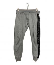 1PIU1UGUALE3 RELAX（ウノピゥウノウグァーレトレ リラックス）の古着「ヘビー裏毛ラインストーンロゴスウェットパンツ」｜グレー