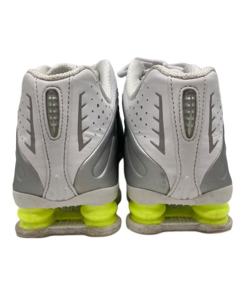 NIKE（ナイキ）NIKE (ナイキ) SHOX R4 WHITE ホワイト サイズ:25の古着・服飾アイテム