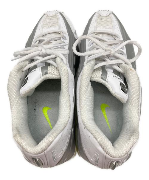 NIKE（ナイキ）NIKE (ナイキ) SHOX R4 WHITE ホワイト サイズ:25の古着・服飾アイテム