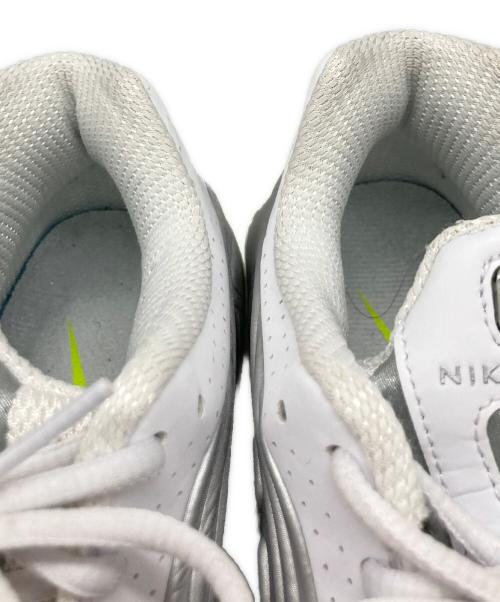 NIKE（ナイキ）NIKE (ナイキ) SHOX R4 WHITE ホワイト サイズ:25の古着・服飾アイテム