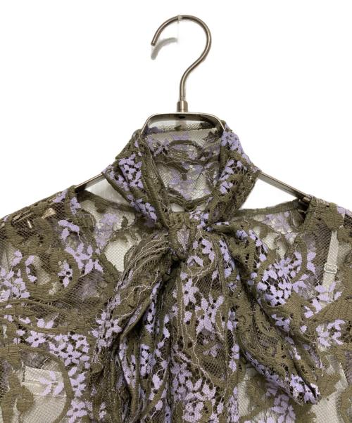 GRACE CONTINENTAL（（グレースコンチネンタル）GRACE CONTINENTAL (（グレースコンチネンタル) ボウタイ付レースブラウス カーキ サイズ:36の古着・服飾アイテム