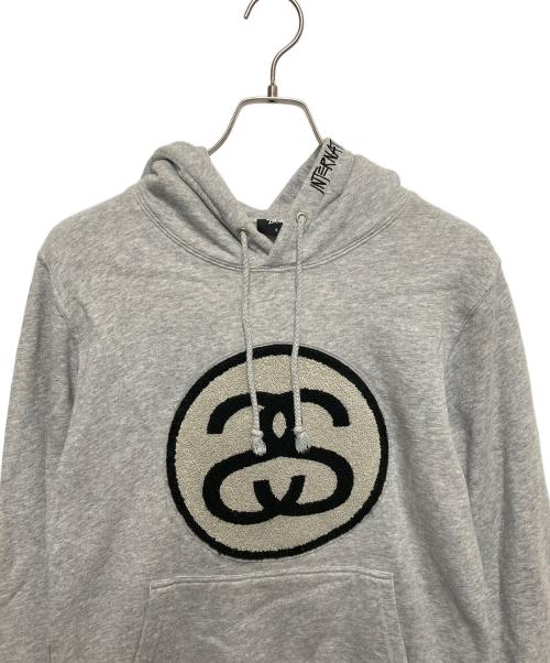 stussy（ステューシー）stussy (ステューシー) ワッペンロゴパーカー グレー サイズ:Sの古着・服飾アイテム
