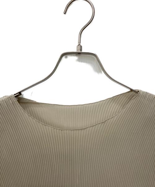 mizuiro-ind（ミズイロインド）mizuiro-ind (ミズイロインド) pleats crew neck P/O ベージュ サイズ:表記無の古着・服飾アイテム