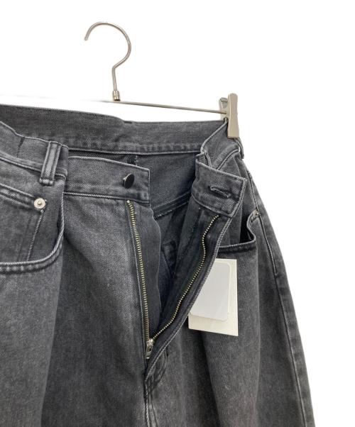 machatt（マチャット）machatt (マチャット) ウエストタックデニムデニムパンツ グレー サイズ:36 未使用品の古着・服飾アイテム