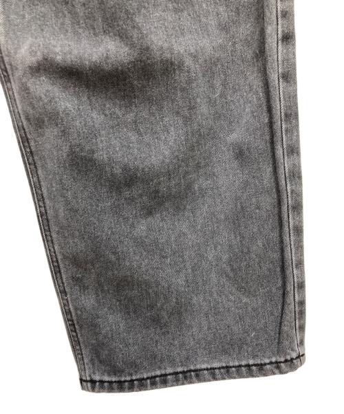 machatt（マチャット）machatt (マチャット) ウエストタックデニムデニムパンツ グレー サイズ:36 未使用品の古着・服飾アイテム