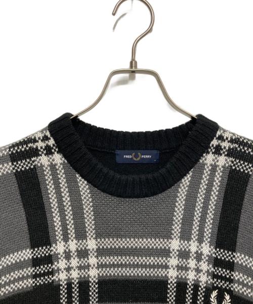 FRED PERRY（フレッドペリー）FRED PERRY (フレッドペリー) Tartan Panel Sweater　タータン パネル セーター ブラック×ホワイト サイズ:Ⅿの古着・服飾アイテム