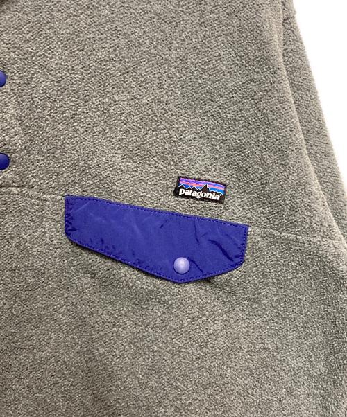 Patagonia（パタゴニア）Patagonia (パタゴニア) Men’s Lightweight Synchilla Snap-T グレー サイズ:Mの古着・服飾アイテム