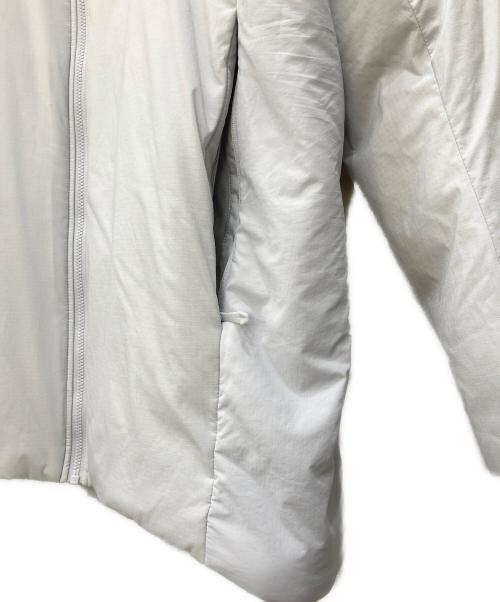 ARC'TERYX（アークテリクス）ARC'TERYX (アークテリクス) Atom SV Jacket ホワイト サイズ:S/Pの古着・服飾アイテム