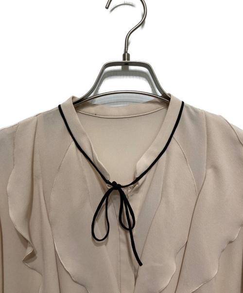 ANAYI（アナイ）ANAYI (アナイ) ジョーゼットラッフルバイカラーブラウス ベージュ サイズ:38の古着・服飾アイテム