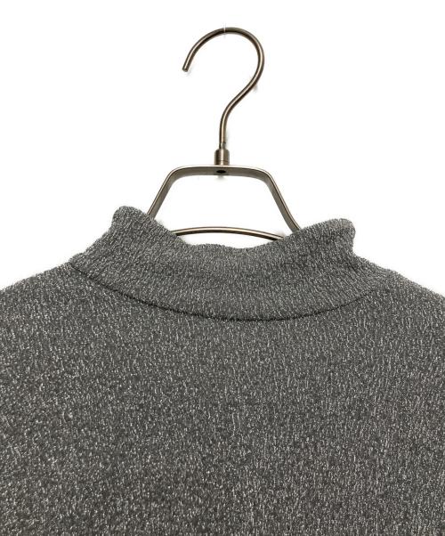 ADORE（アドーア）ADORE (アドーア) シャイニーニットジャガードハイネックカットソー グレー サイズ:38の古着・服飾アイテム
