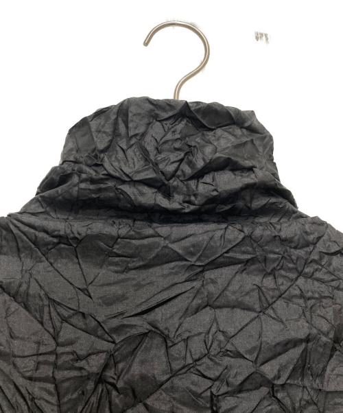 ISSEY MIYAKE（イッセイミヤケ）ISSEY MIYAKE (イッセイミヤケ) ハイネックシワ加工カットソー ブラック サイズ:Mの古着・服飾アイテム
