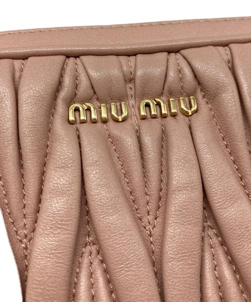 MIU MIU（ミュウミュウ）MIU MIU (ミュウミュウ) マテラッセ レザー ショルダーバッグ ピンクの古着・服飾アイテム