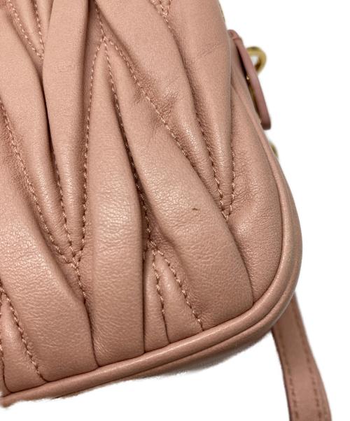 MIU MIU（ミュウミュウ）MIU MIU (ミュウミュウ) マテラッセ レザー ショルダーバッグ ピンクの古着・服飾アイテム