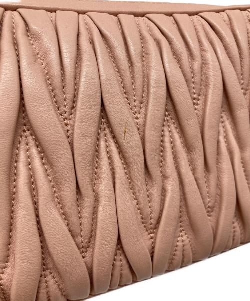 MIU MIU（ミュウミュウ）MIU MIU (ミュウミュウ) マテラッセ レザー ショルダーバッグ ピンクの古着・服飾アイテム