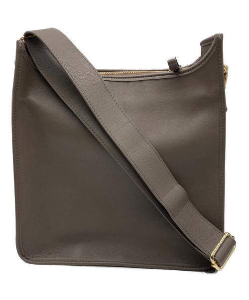 IO PELLE（イオペレ）IO PELLE (イオペレ) ear PAPILLONNER (イアパピヨネ) ホースエンボスShoulder Bag ベージュの古着・服飾アイテム