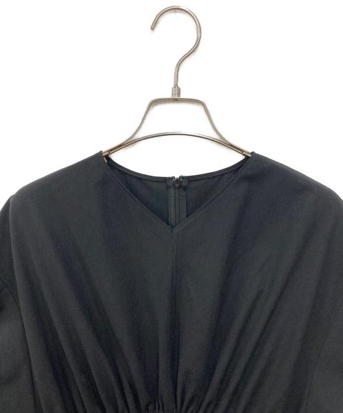 UNFILO（アンフィーロ）UNFILO (アンフィーロ) BREEZEMOVE ウエストドロストワンピース ブラック サイズ:XSの古着・服飾アイテム