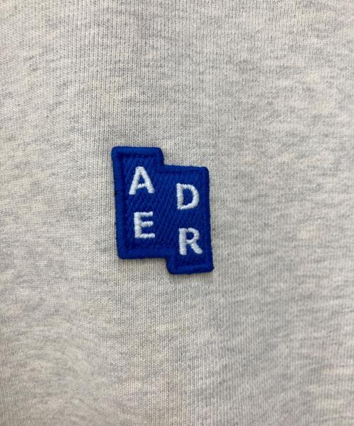ADER error（アーダーエラー）ADER error (アーダーエラー) Sig; BL Tag sweatshirt 01 グレー サイズ:Ｌの古着・服飾アイテム