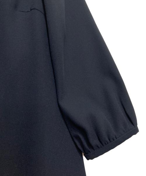 MICHEL KLEIN（ミッシェルクラン）MICHEL KLEIN (ミッシェルクラン) サテンジョーゼット プリーツワンピース ネイビー サイズ:38 未使用品の古着・服飾アイテム
