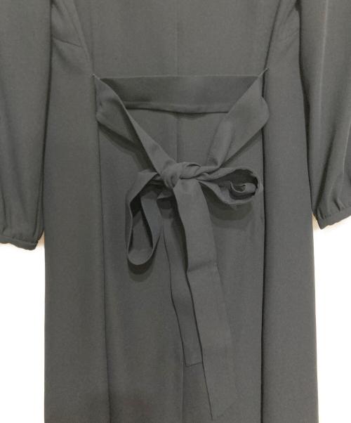 MICHEL KLEIN（ミッシェルクラン）MICHEL KLEIN (ミッシェルクラン) サテンジョーゼット プリーツワンピース ネイビー サイズ:38 未使用品の古着・服飾アイテム