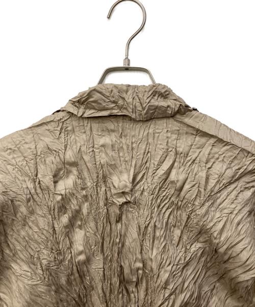 ISSEY MIYAKE（イッセイミヤケ）ISSEY MIYAKE (イッセイミヤケ) シワ加工シャツ ベージュ サイズ:Ｍの古着・服飾アイテム