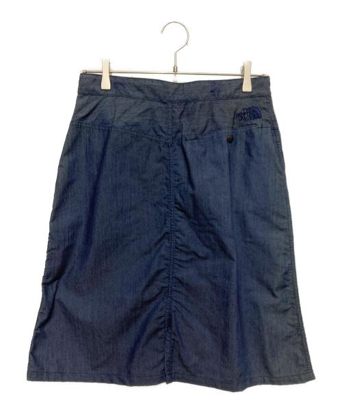 THE NORTH FACE（ザ ノース フェイス）THE NORTH FACE (ザ ノース フェイス) ナイロンデニムフィールドスカート インディゴ サイズ:M 未使用品の古着・服飾アイテム