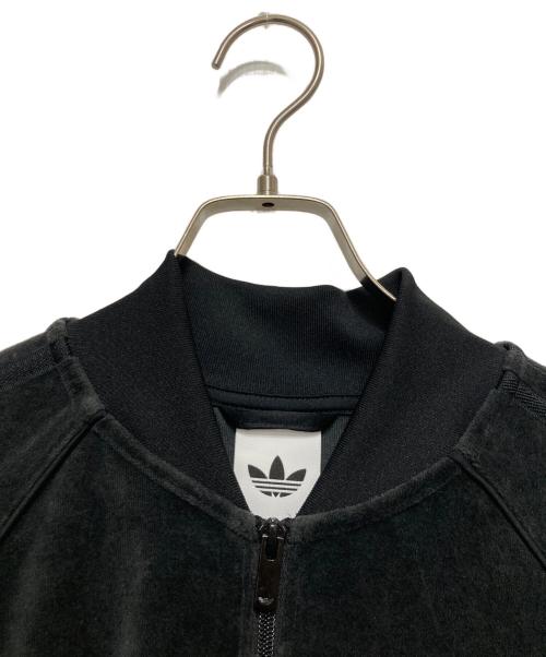adidas（アディダス）adidas (アディダス) SST アディカラー ベロア トラックトップ ブラック サイズ:Mの古着・服飾アイテム