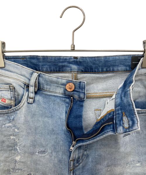 DIESEL（ディーゼル）DIESEL (ディーゼル) Ｄ-ＲＥＥＦＴ-Ｙ-Ｔ デニムパンツ インディゴ サイズ:33の古着・服飾アイテム
