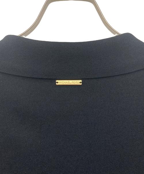 MICHAEL KORS（マイケルコース）MICHAEL KORS (マイケルコース) Vネック スナップ ポロ ドレス マイケルコース ブラック サイズ:Ｍ 未使用品の古着・服飾アイテム